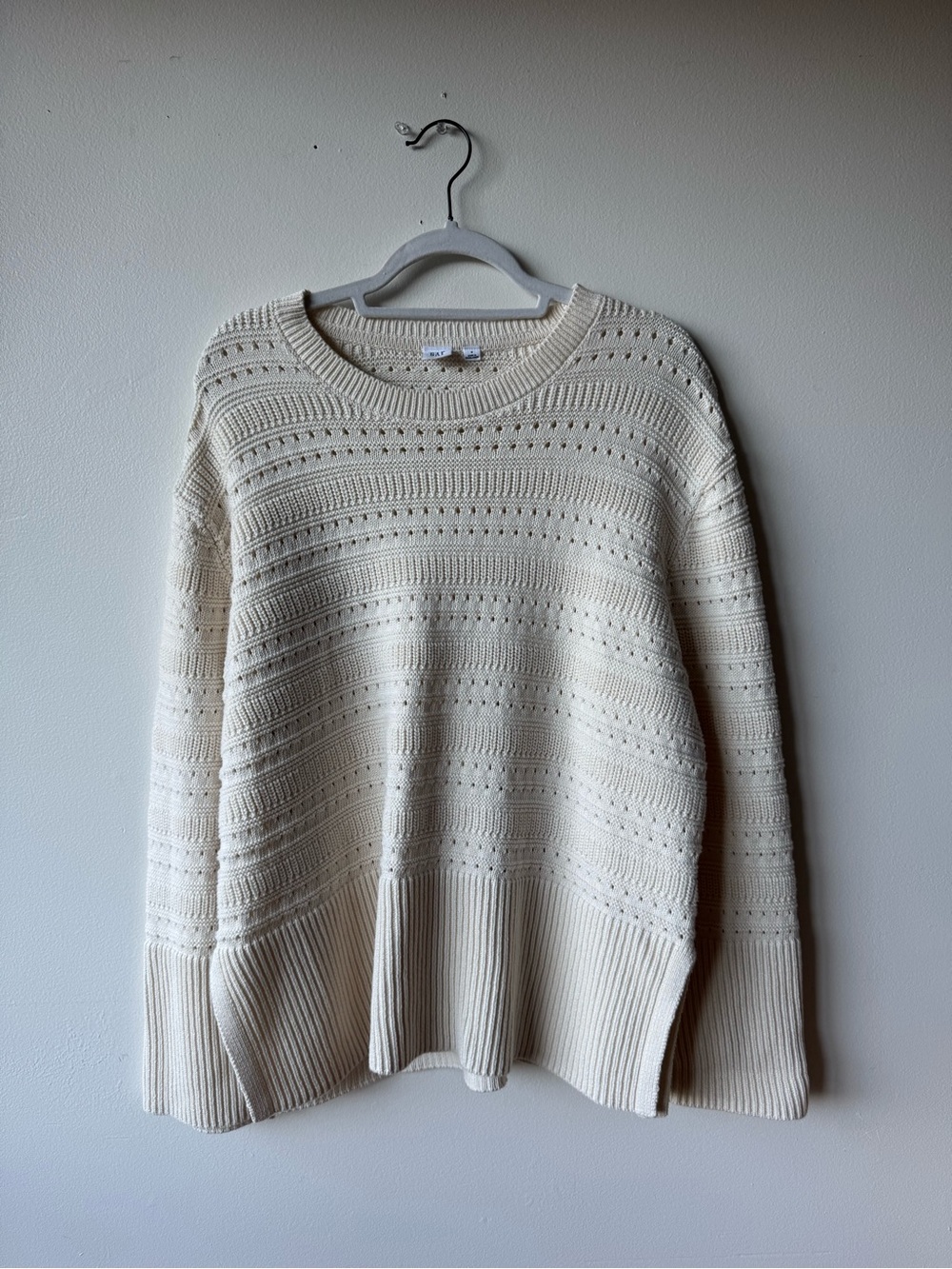 Gap cream cotton knit sweater - size M